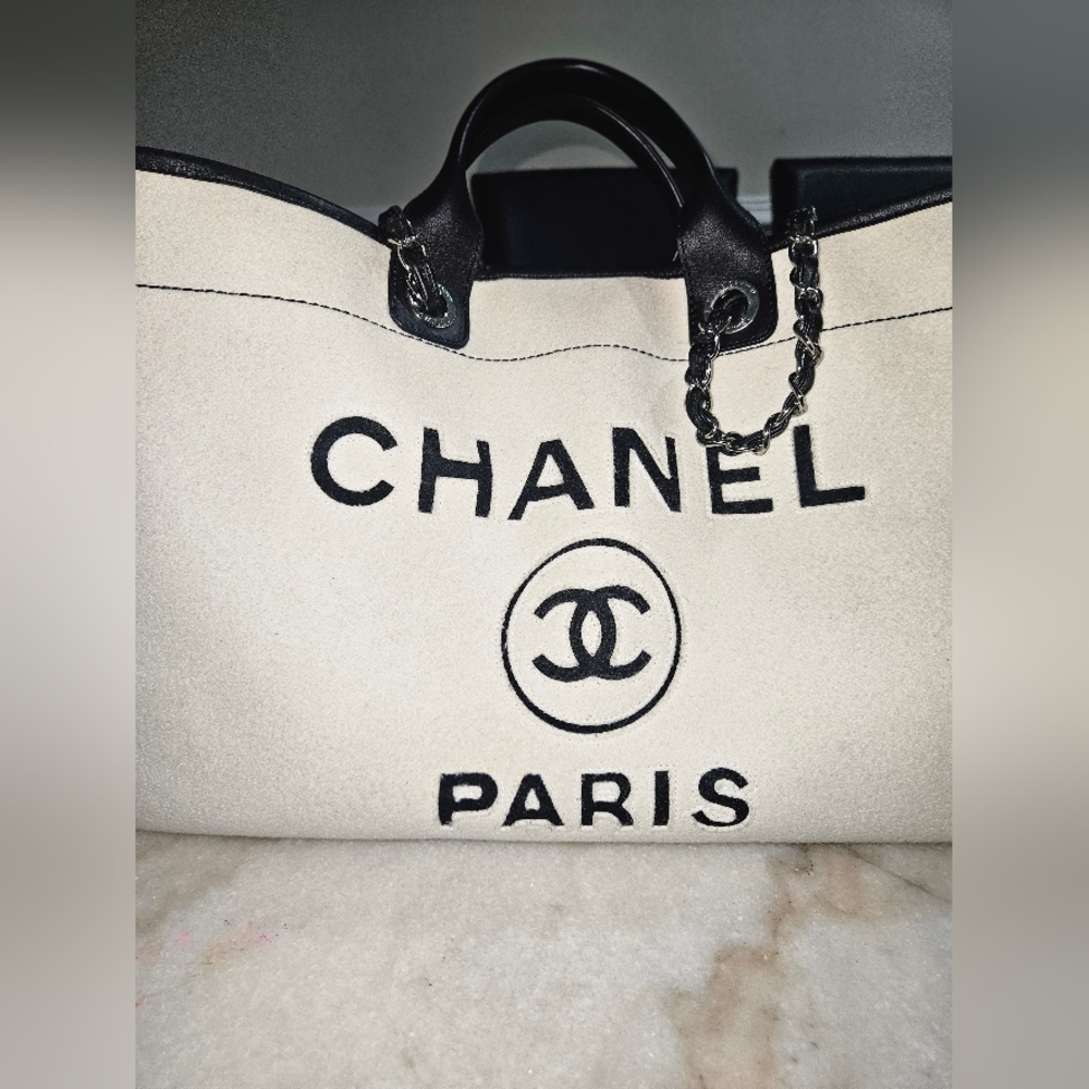 Chanel Cream and Black Women's Bag